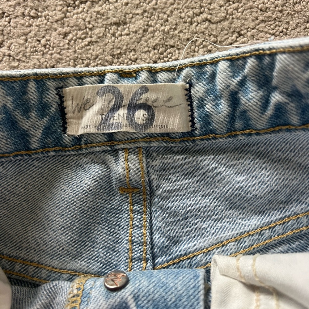 Free People Light Wash Distressed Denim Shorts size 26 - Picture 3 of 3